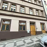 Ξενοδοχείο με διαμερίσματα Central Studios