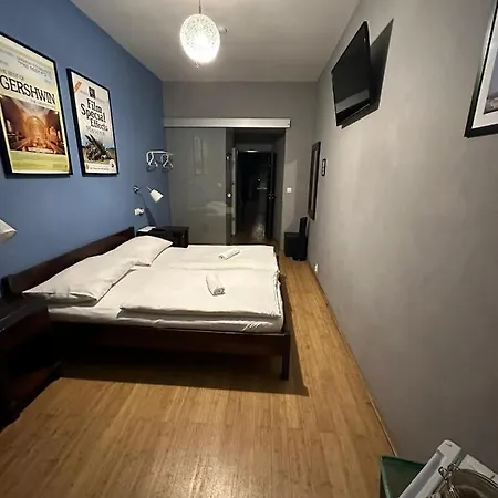 Central Studios Aparthotel