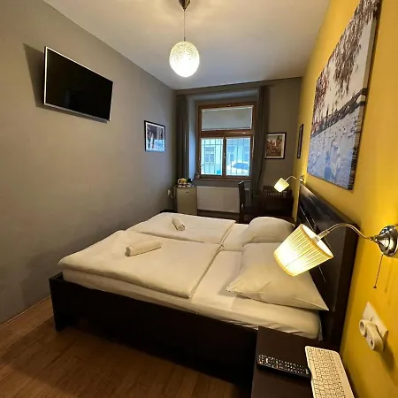 Central Studios 3* Prague