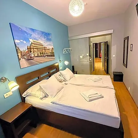 Apartahotel Central Studios 3*