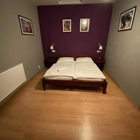 Central Studios 3* Praag